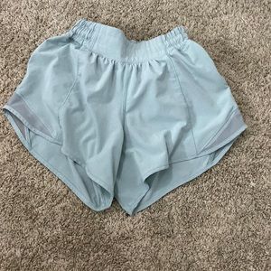 ARCTIC BLUE LULULEMON HOTTY HOT SHORTS!! SIZE 2!! RARE COLOR!!